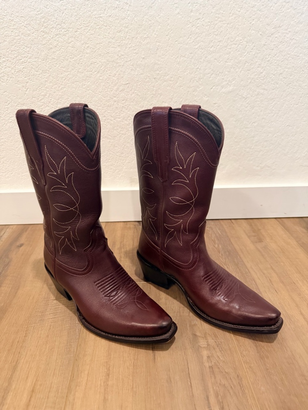 Tecovas Women’s Wine Bovine Sadie Boot